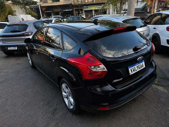FORD-FOCUS-2014