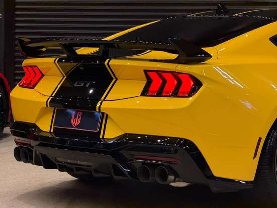 FORD-MUSTANG-2024