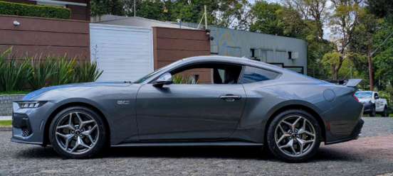 FORD-MUSTANG-2024