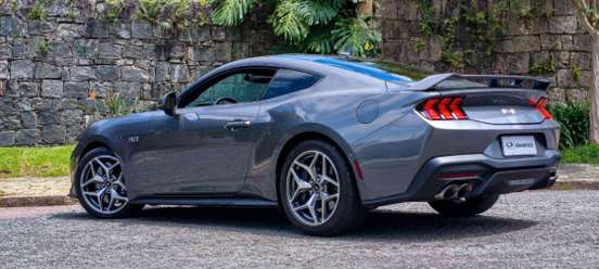 FORD-MUSTANG-2024