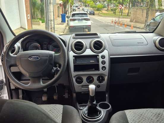 FORD-FIESTA-2013