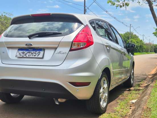 FORD-FIESTA-2015