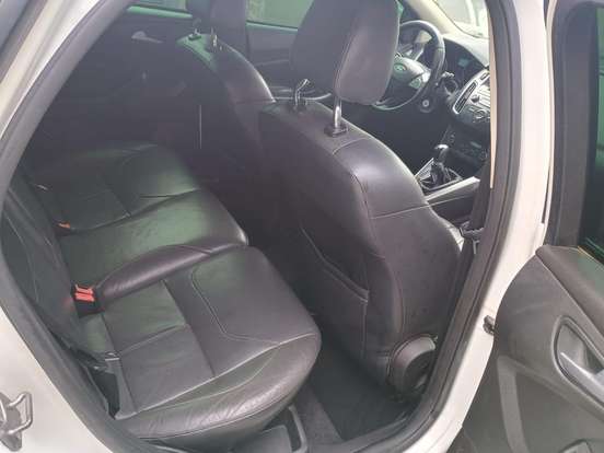 FORD-FOCUS-2015