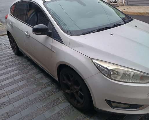 FORD-FOCUS-2015