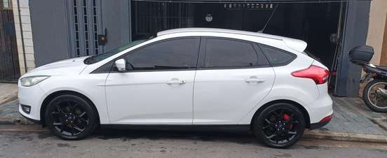 FORD-FOCUS-2015
