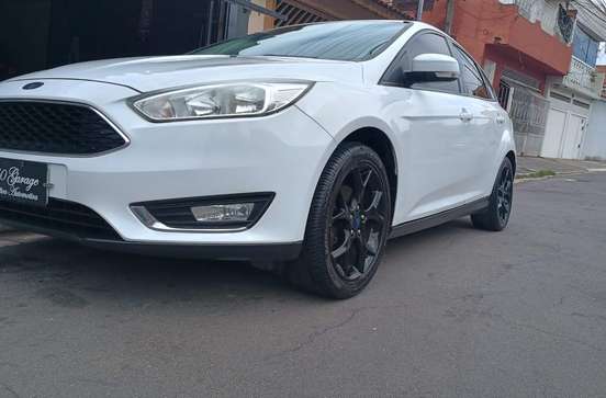 FORD-FOCUS-2015