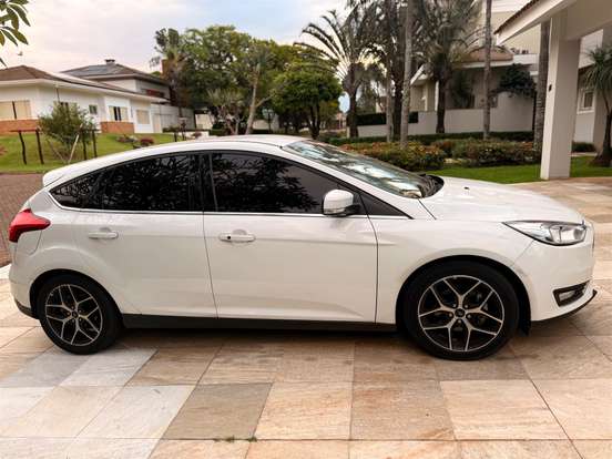 FORD-FOCUS-2015