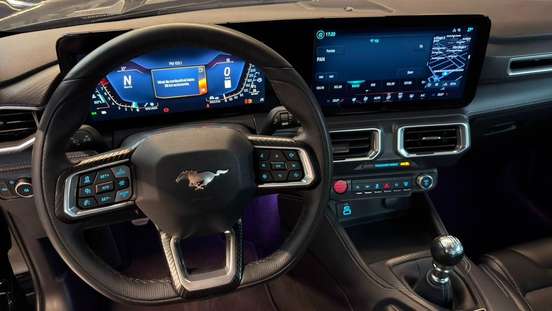 FORD-MUSTANG-2025