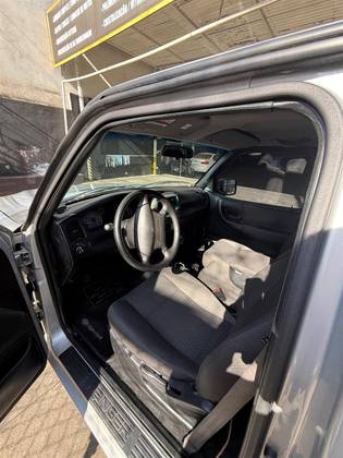 FORD RANGER 2.3 XLS 4X2 CS 16V GASOLINA 2P MANUAL