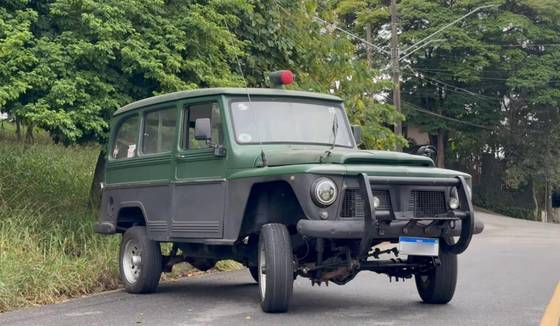 FORD RURAL 2.8 4X4 6 CILINDROS 12V GASOLINA 2P MANUAL