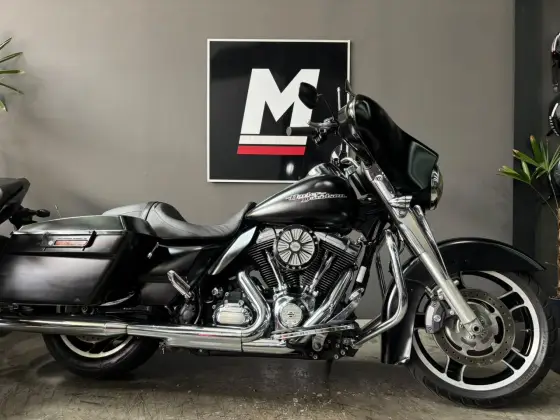 HARLEY-DAVIDSON STREET GLIDE 