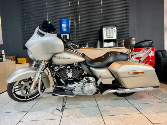 HARLEY-DAVIDSON-STREET GLIDE HARLEY-DAVIDSON-STREET GLIDE-2017