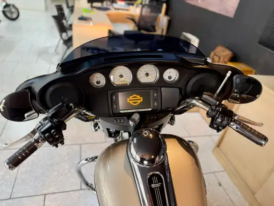 HARLEY-DAVIDSON-STREET GLIDE HARLEY-DAVIDSON-STREET GLIDE-2017