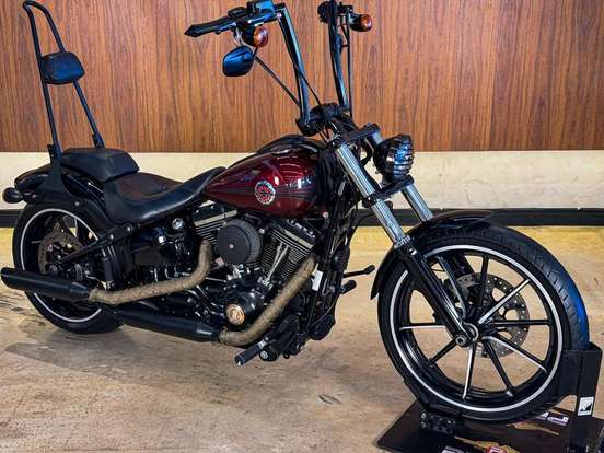 HARLEY-DAVIDSON-SOFTAIL BREAKOUT-2015