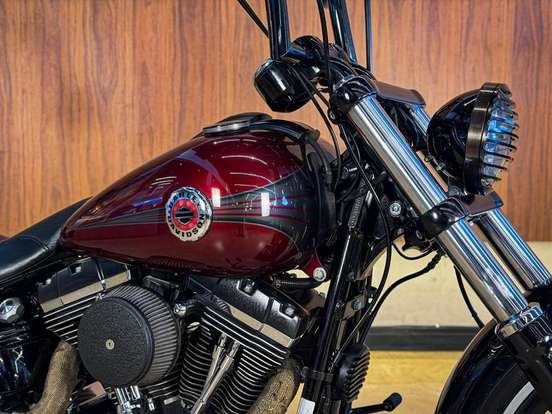 HARLEY-DAVIDSON-SOFTAIL BREAKOUT-2015