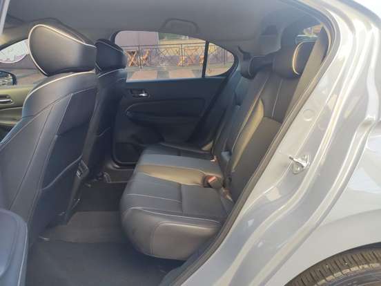 HONDA-CITY-1.5 i-VTEC FLEX HATCH TOURING CVT HONDA-CITY-2024