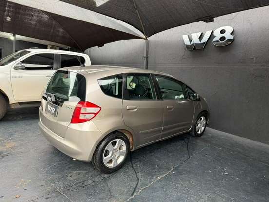 HONDA-FIT-2010