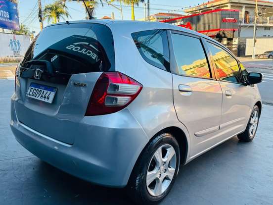 HONDA-FIT-2009