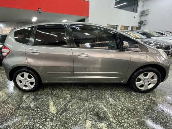 HONDA-FIT-2010