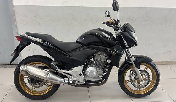 HONDA CB 300R 