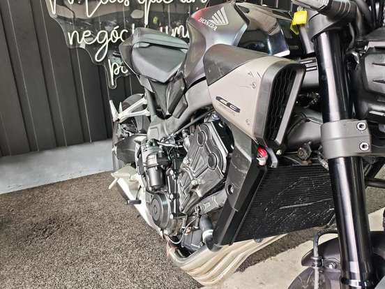 HONDA-CB 650R E-CLUTCH-2025
