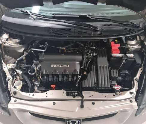 HONDA-FIT-2004