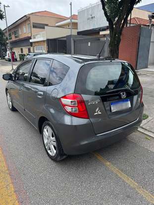 HONDA-FIT-2010