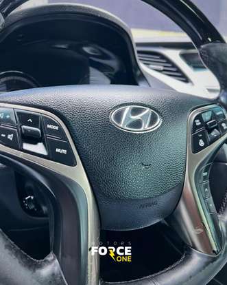 HYUNDAI-AZERA-2012