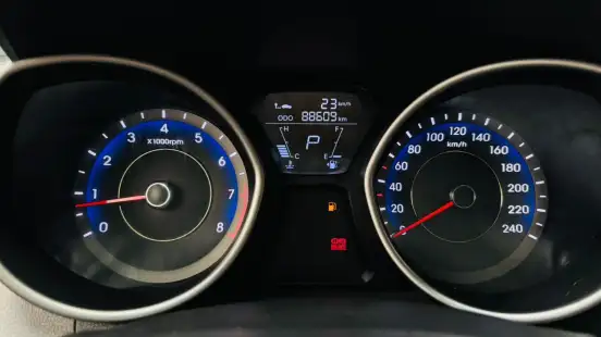 HYUNDAI-ELANTRA-1.8 GLS 16V GASOLINA 4P AUTOMÁTICO HYUNDAI-ELANTRA-2011