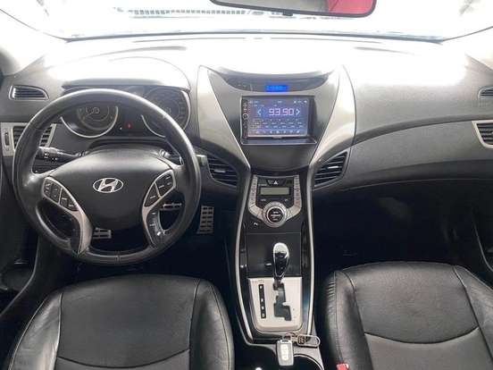 HYUNDAI-ELANTRA-2012