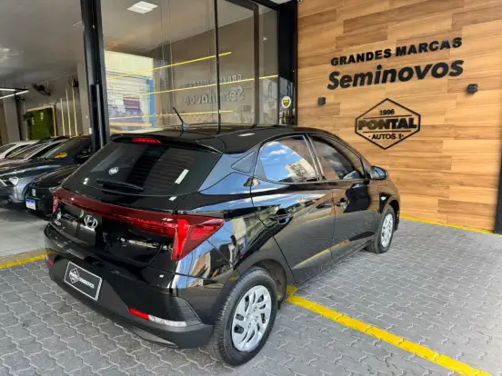 HYUNDAI-HB20-2023