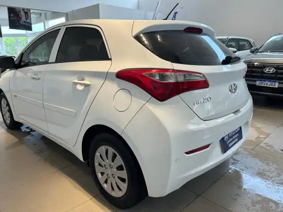 HYUNDAI-HB20-2015