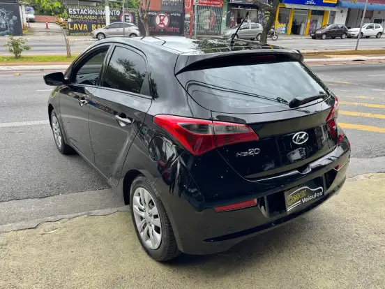 HYUNDAI-HB20-2017