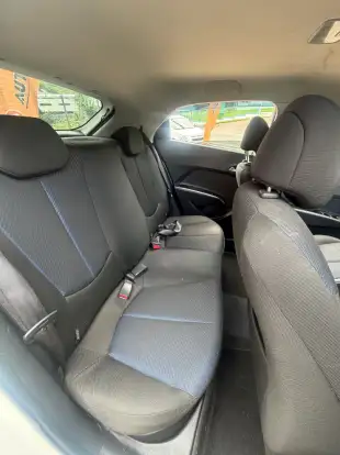 HYUNDAI-HB20-2012