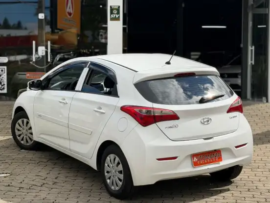 HYUNDAI-HB20-1.6 COMFORT STYLE 16V FLEX 4P MANUAL HYUNDAI-HB20-2012