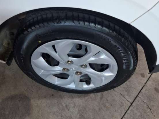 HYUNDAI-HB20-1.0 12V FLEX COMFORT PLUS MANUAL HYUNDAI-HB20-2023