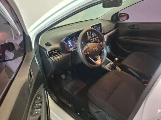 HYUNDAI-HB20-2023