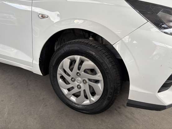 HYUNDAI-HB20-2023
