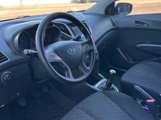 HYUNDAI-HB20-1.0 COMFORT 12V FLEX 4P MANUAL HYUNDAI-HB20-2017