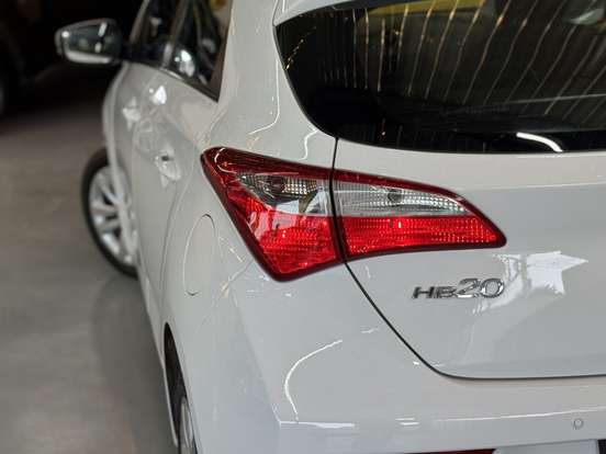 HYUNDAI-HB20-1.0 COMFORT PLUS 12V FLEX 4P MANUAL HYUNDAI-HB20-2017
