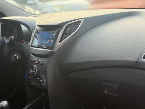 HYUNDAI-HB20-2015