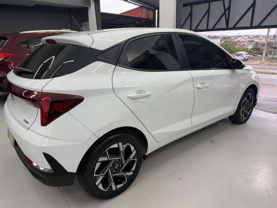 HYUNDAI-HB20-2023