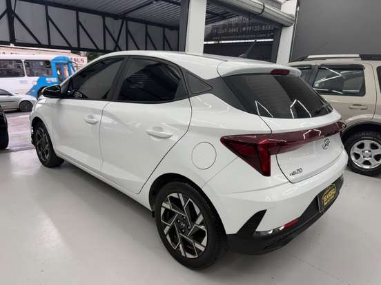 HYUNDAI-HB20-2023