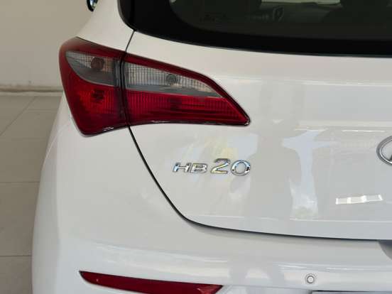 HYUNDAI-HB20-2016