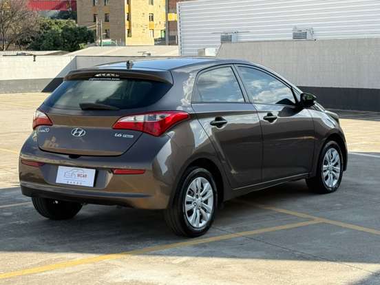 HYUNDAI-HB20-2015