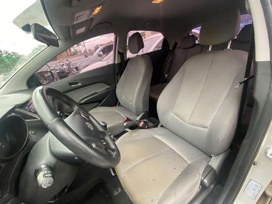 HYUNDAI-HB20-2013