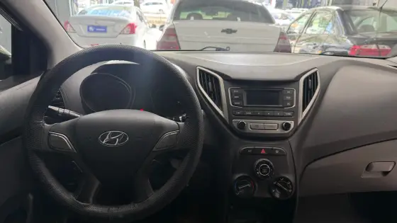 HYUNDAI HB20S 1.0 COMFORT PLUS 12V FLEX 4P MANUAL