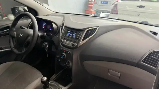 HYUNDAI-HB20S-2017