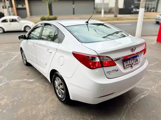 HYUNDAI-HB20S-1.0 COMFORT PLUS 12V FLEX 4P MANUAL HYUNDAI-HB20S-2014