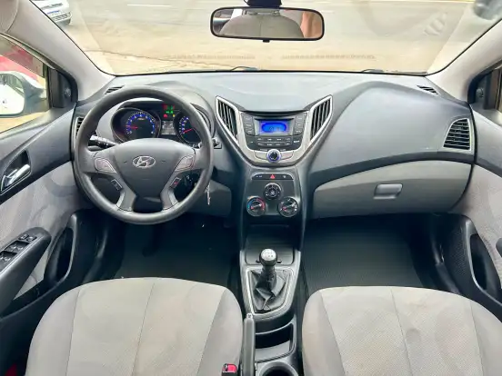 HYUNDAI-HB20S-1.0 COMFORT PLUS 12V FLEX 4P MANUAL HYUNDAI-HB20S-2014